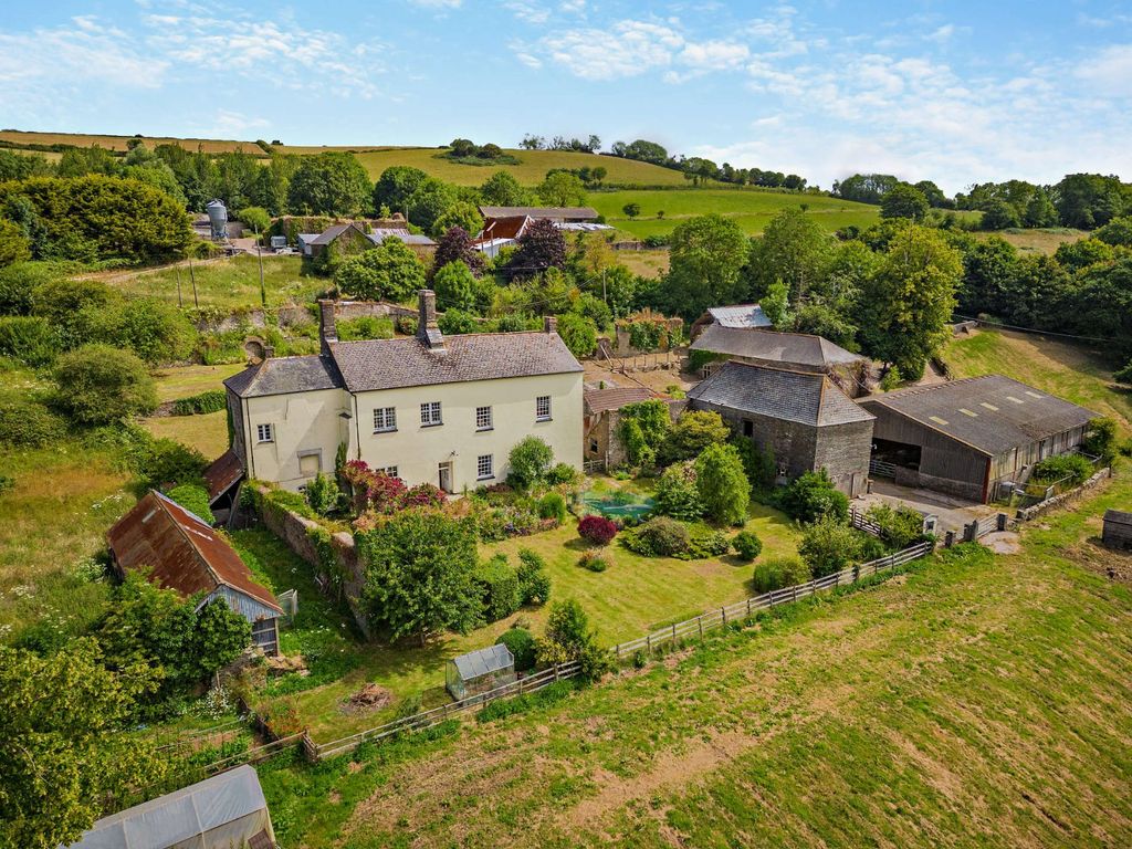 6 bed detached house for saleAshprington, Totnes, Devon TQ9