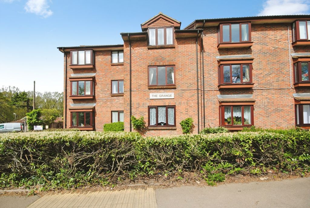 1 bed flat for saleThe Grange, Abbots Langley WD5