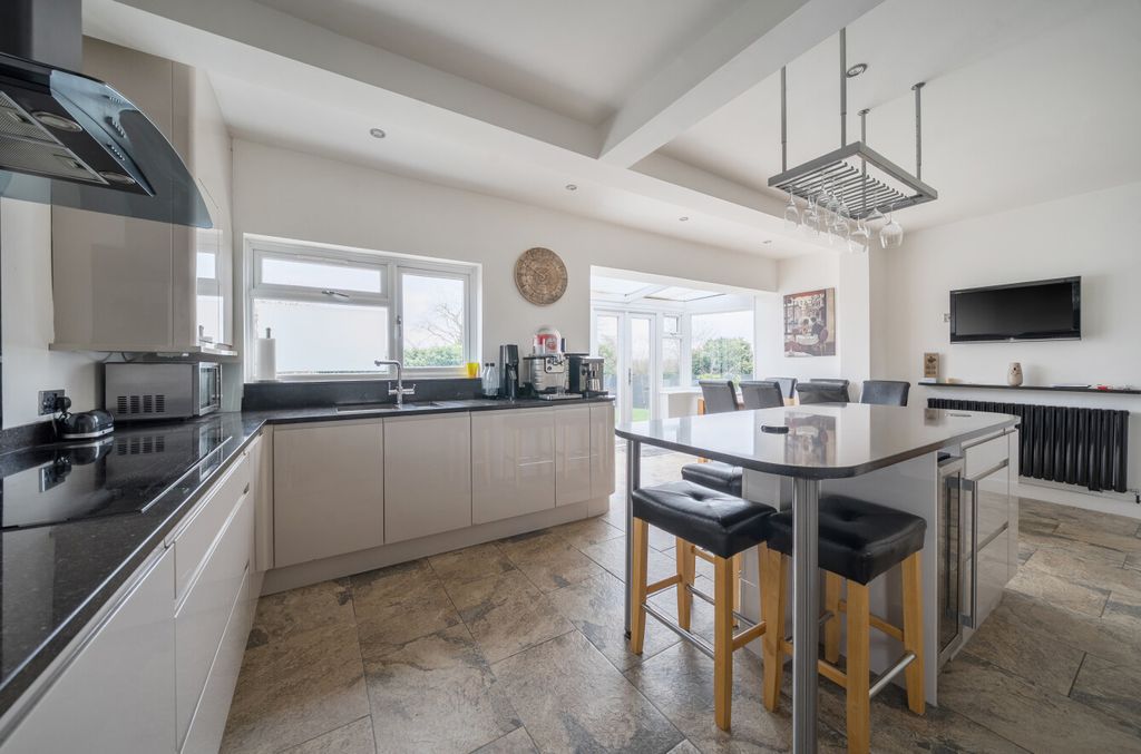 Additional image 8 of 5 bed bungalow for saleOatlands Road, Shinfield, Reading RG2