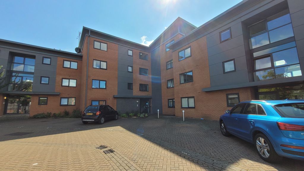 2 bed flat for saleMarshall Road, Banbury OX16