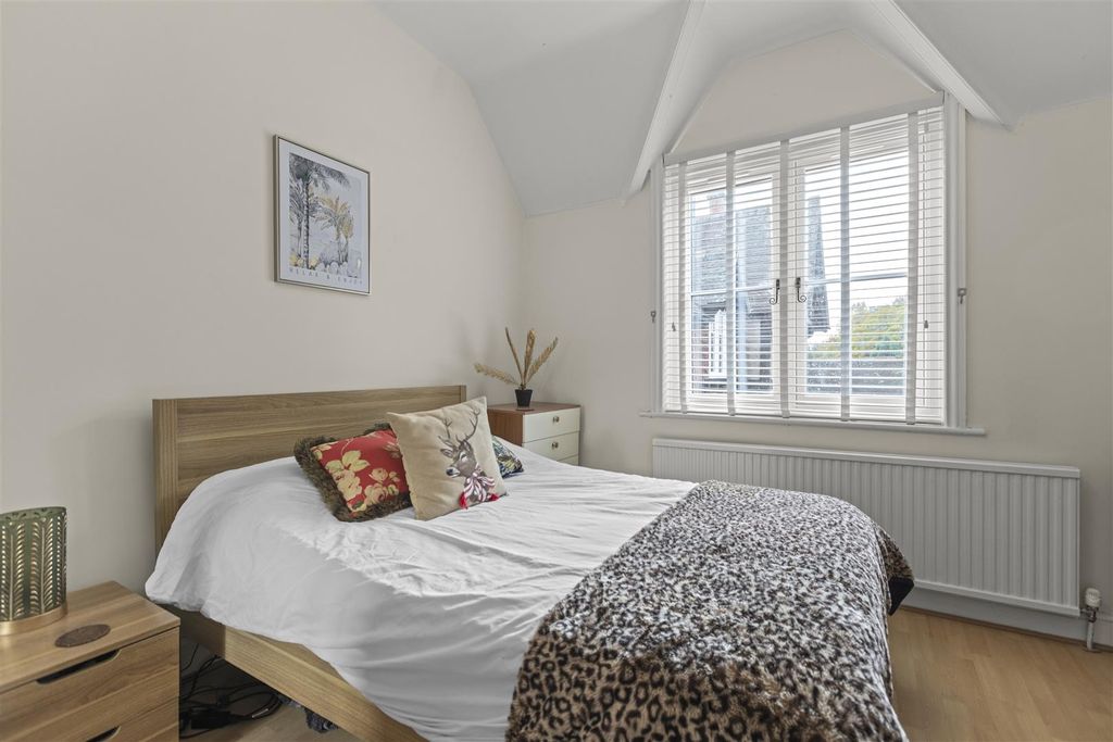 Additional image 8 of 3 bed flat for salePrince Albert Drive, Ascot SL5
