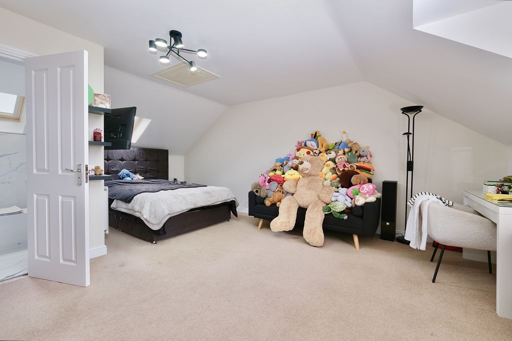 Additional image 10 of 5 bed detached house for saleDevon Drive, Biggleswade SG18