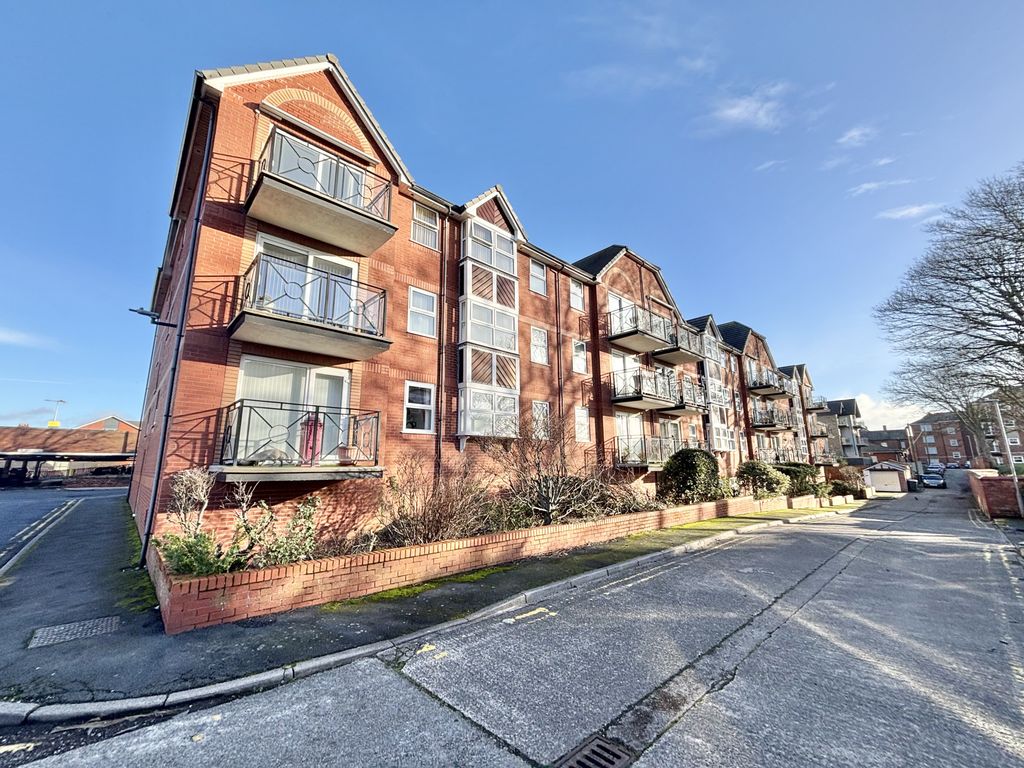 2 bed flat for saleAshton Garden Court, St Andrews Road North, Lytham St Annes FY8