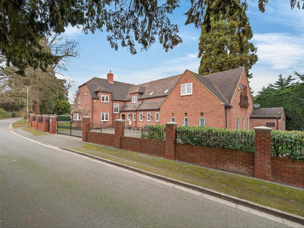 5 bed detached house for saleWykham Gardens Redwood Banbury, Oxfordshire OX16