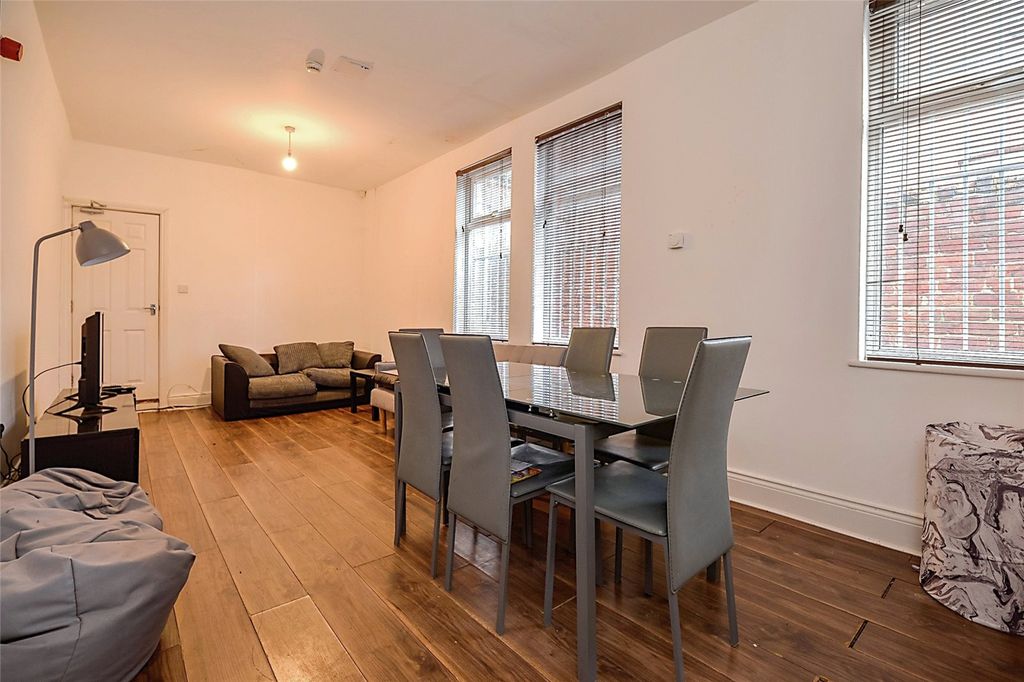 7 bed terraced house for saleMarton Road, Middlesbrough, North Yorkshire TS4 photo 3