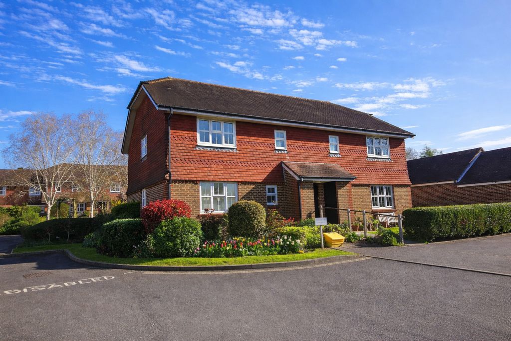 Additional image 2 of 2 bed flat for saleRosehill, Billingshurst RH14