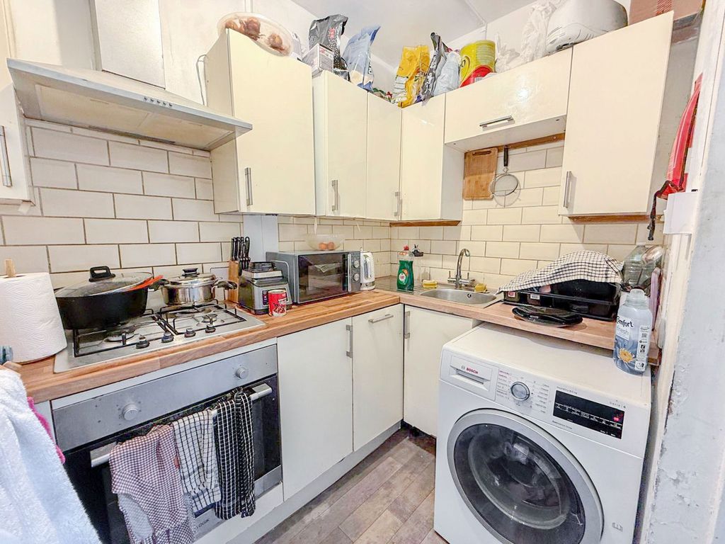 Additional image 7 of 4 bed flat for saleMelrose Street, Hull HU3
