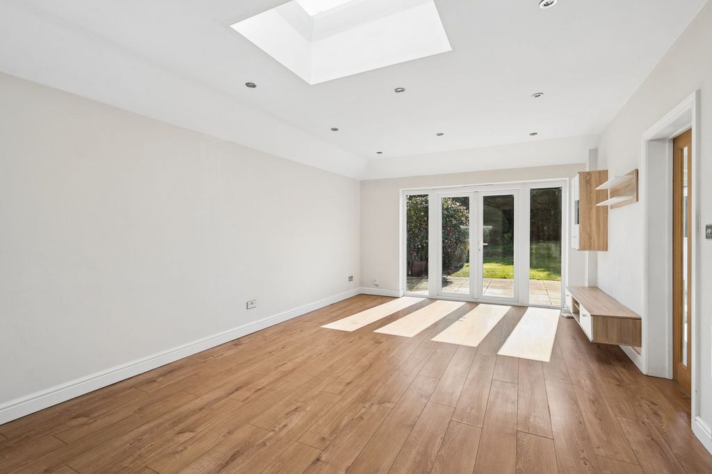 Additional image 7 of 4 bed semi-detached bungalow for saleThe Courtway, Carpenders Park, Watford WD19