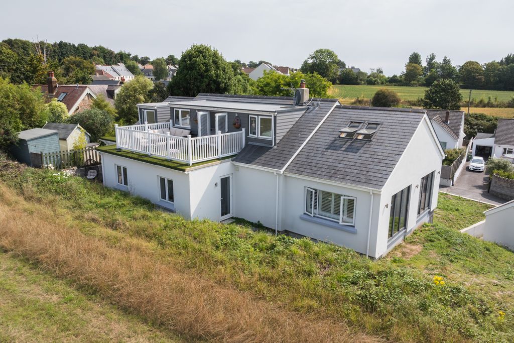 Additional image 3 of 5 bed detached house for saleLa Route Du Petit Clos, St. Helier, Jersey JE2