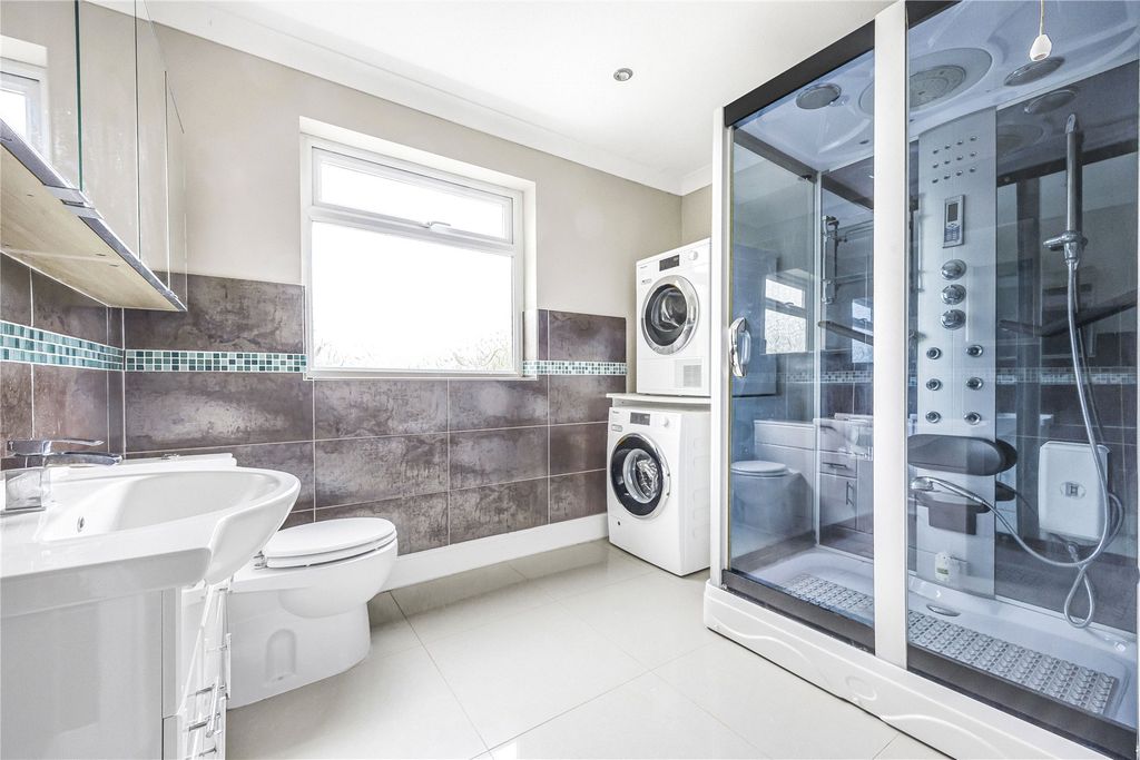 Additional image 12 of 7 bed detached house for saleOakside Way, Shinfield, Reading, Berkshire RG2