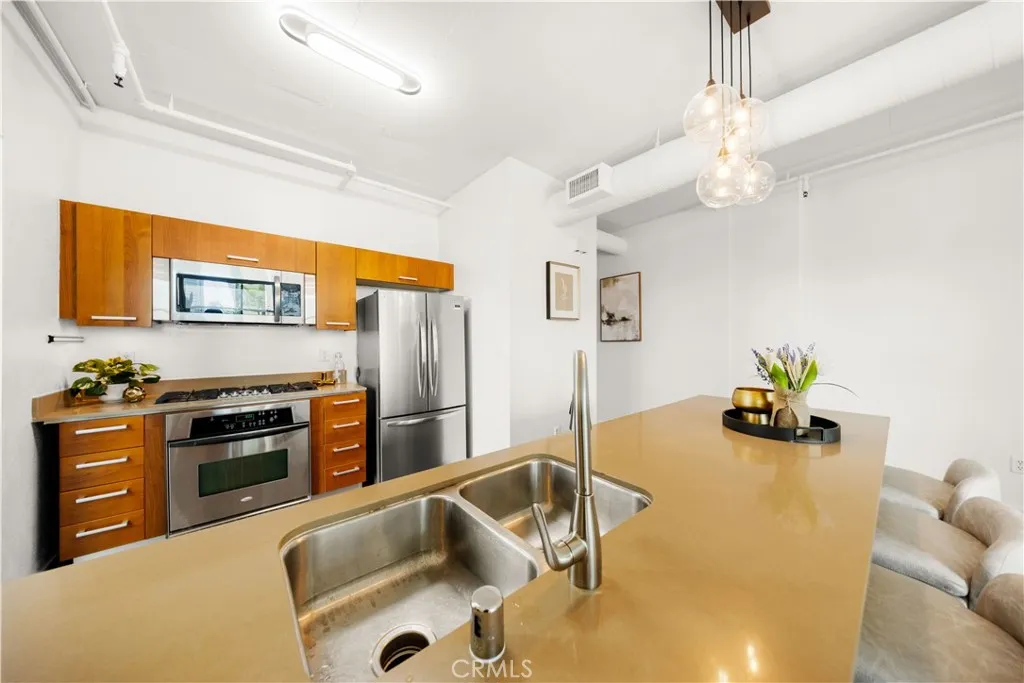 Additional image 5 of 645 W 9th St Unit 303, Los Angeles, CA 90015