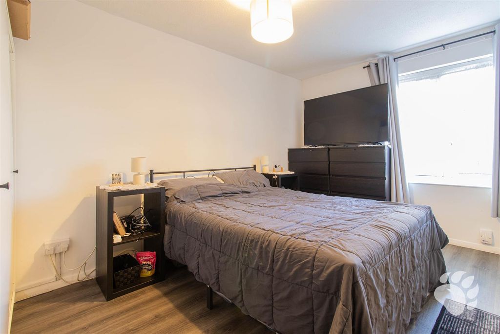 Additional image 8 of 2 bed flat for saleRose Acre, Basildon SS14