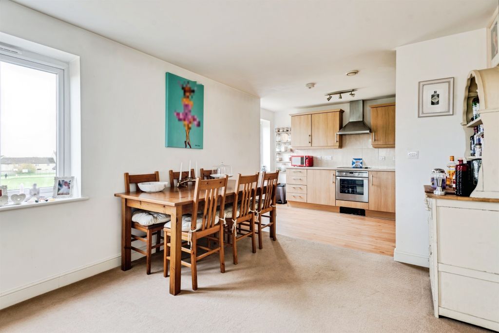 Additional image 4 of 2 bed flat for saleThornhill Close, Carterton OX18