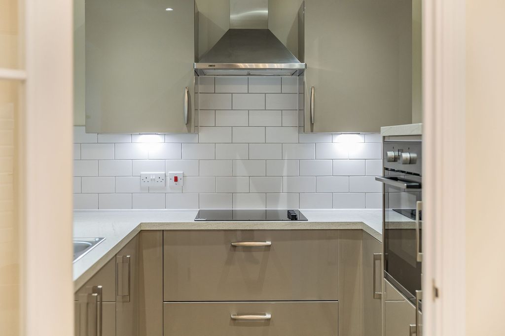 Additional image 5 of 2 bed flat for saleOck Street, Abingdon OX14