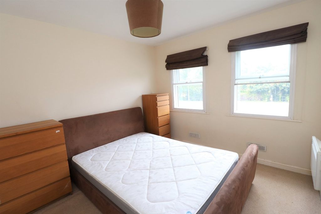 Additional image 4 of 2 bed flat for saleWhitehall Drive, Leeds, West Yorkshire LS12