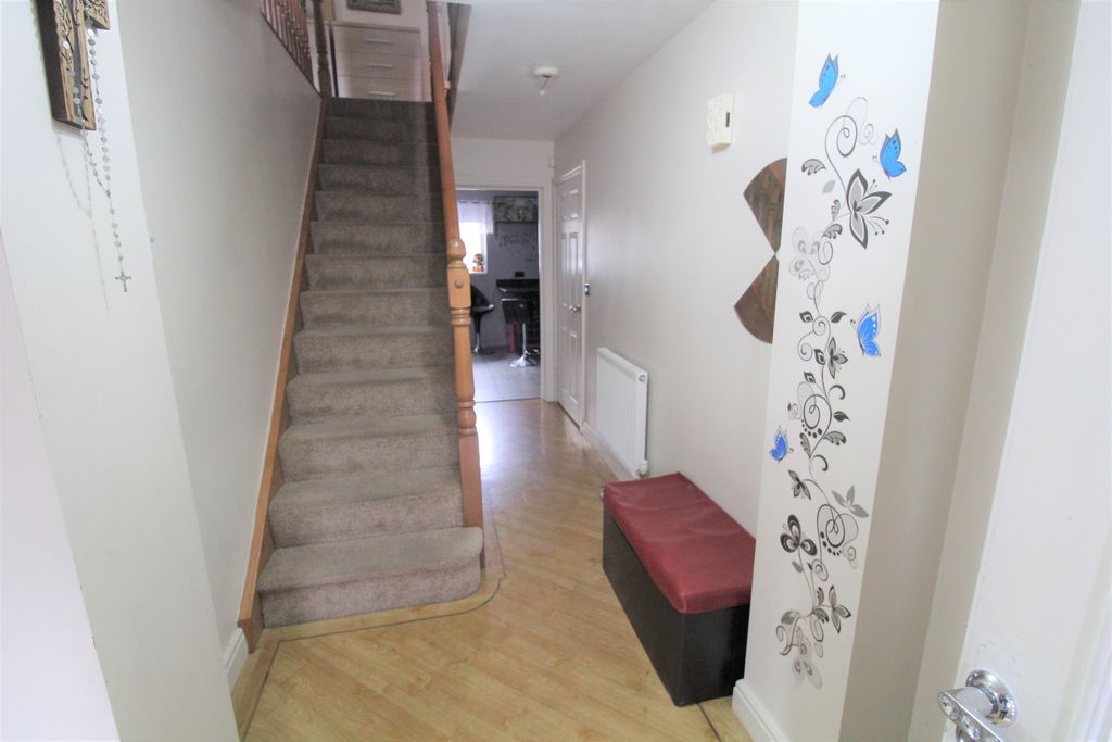 Additional image 13 of 6 bed detached house for saleKentmere Drive, Lakeside, Doncaster DN4