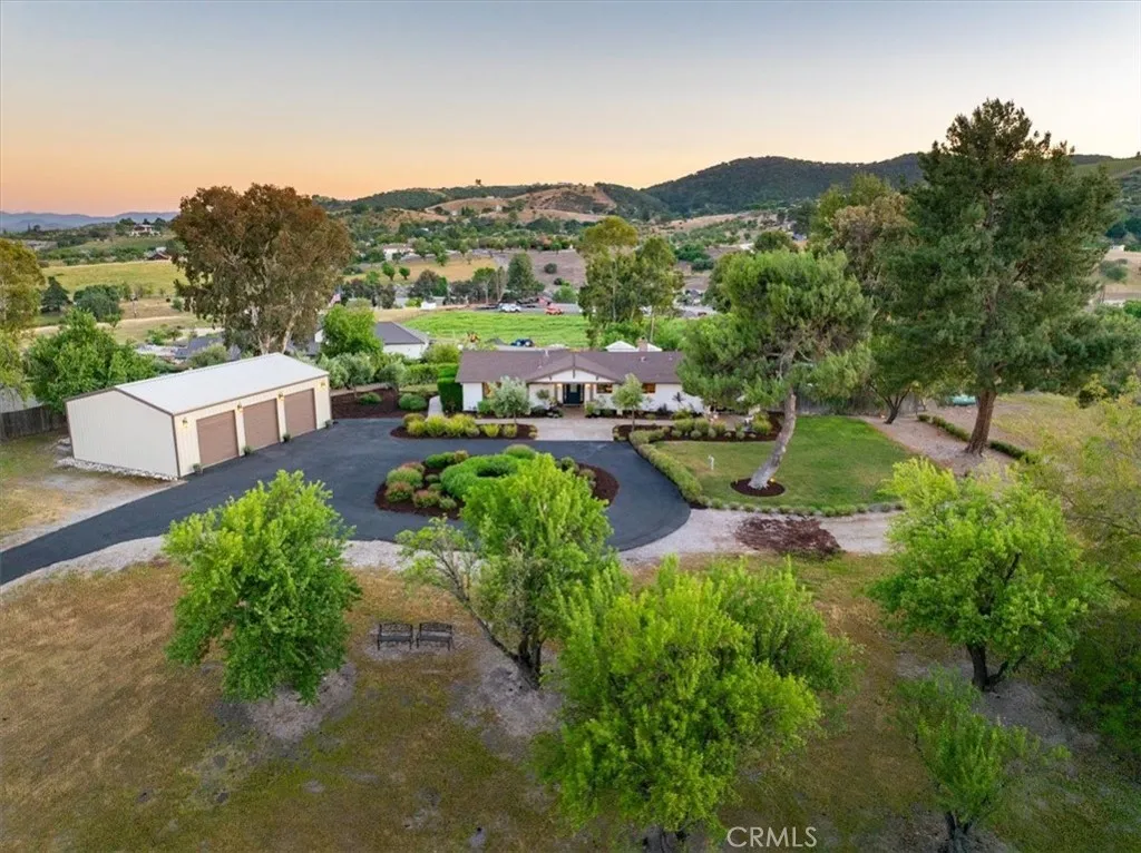Additional image 3 of 1015 Lost Springs Ln, Paso Robles, CA 93446