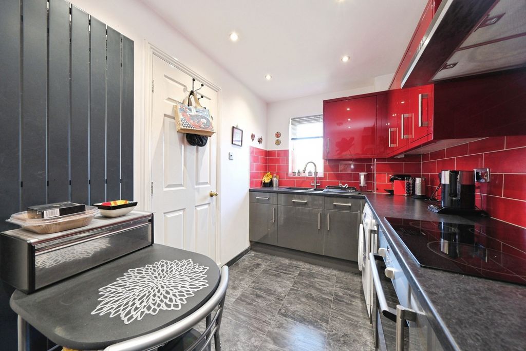 Additional image 7 of 2 bed flat for saleLakeside Boulevard, Doncaster, South Yorkshire DN4