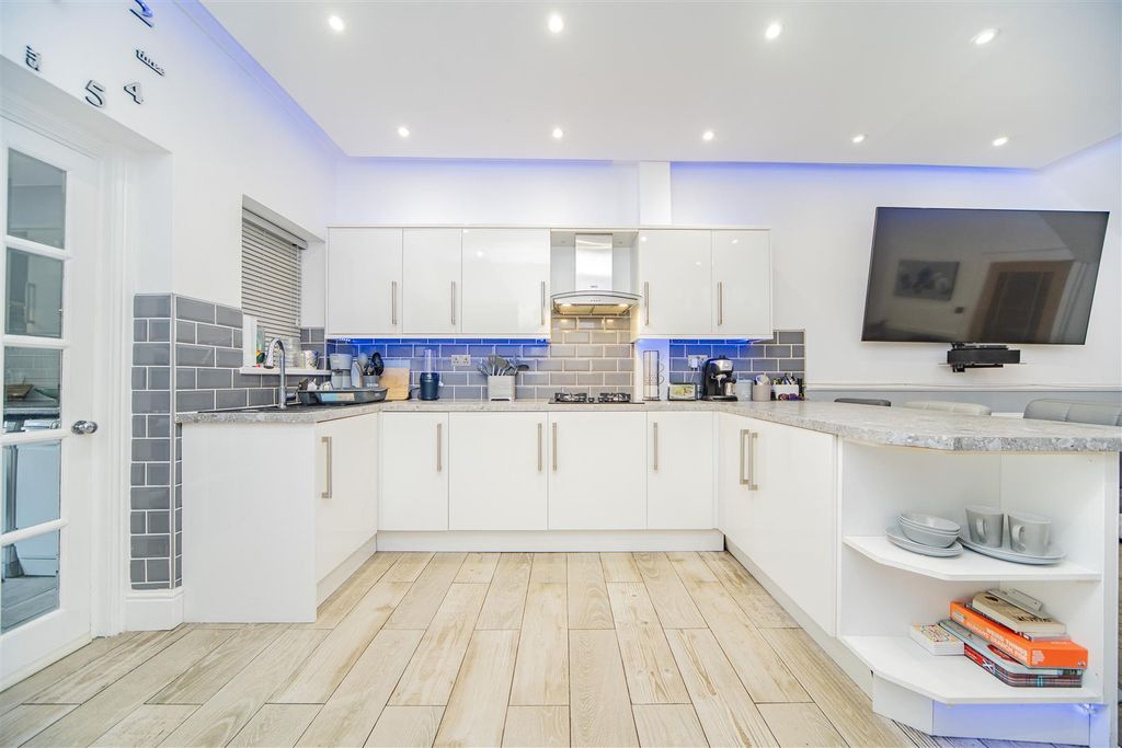 Additional image 3 of 4 bed terraced house for saleCharles Place, Barry CF62
