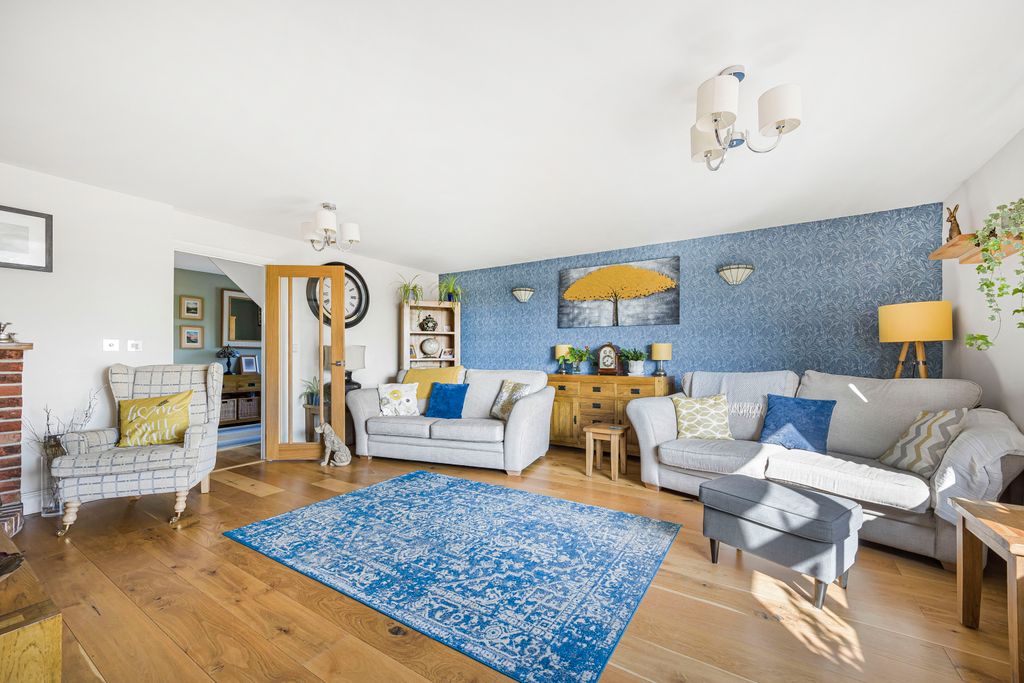 5 bed detached house for saleNew Brookend, Berkeley GL13 photo 4