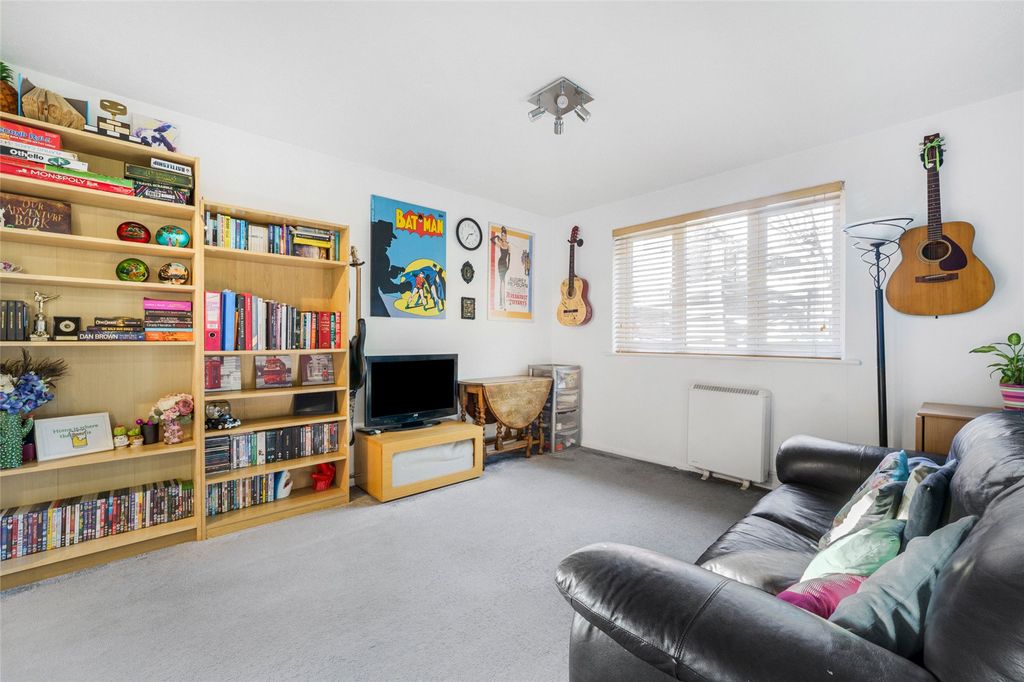 Additional image 3 of 1 bed flat for saleTylersfield, Abbots Langley, Hertfordshire WD5