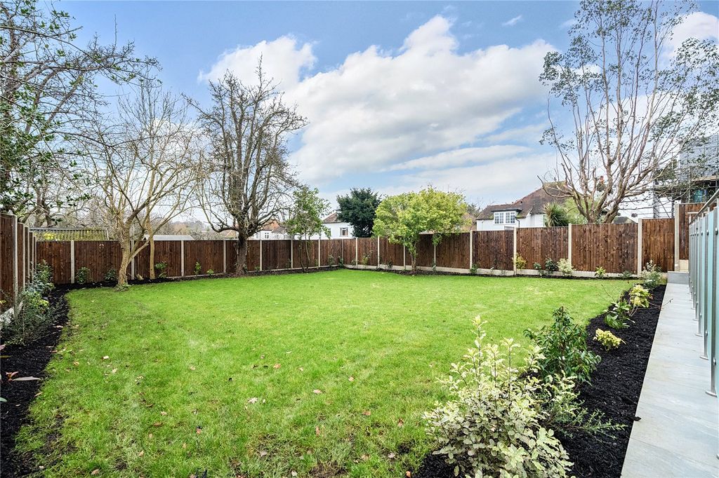 Additional image 10 of 2 bed flat for saleBromley Road, Beckenham BR3