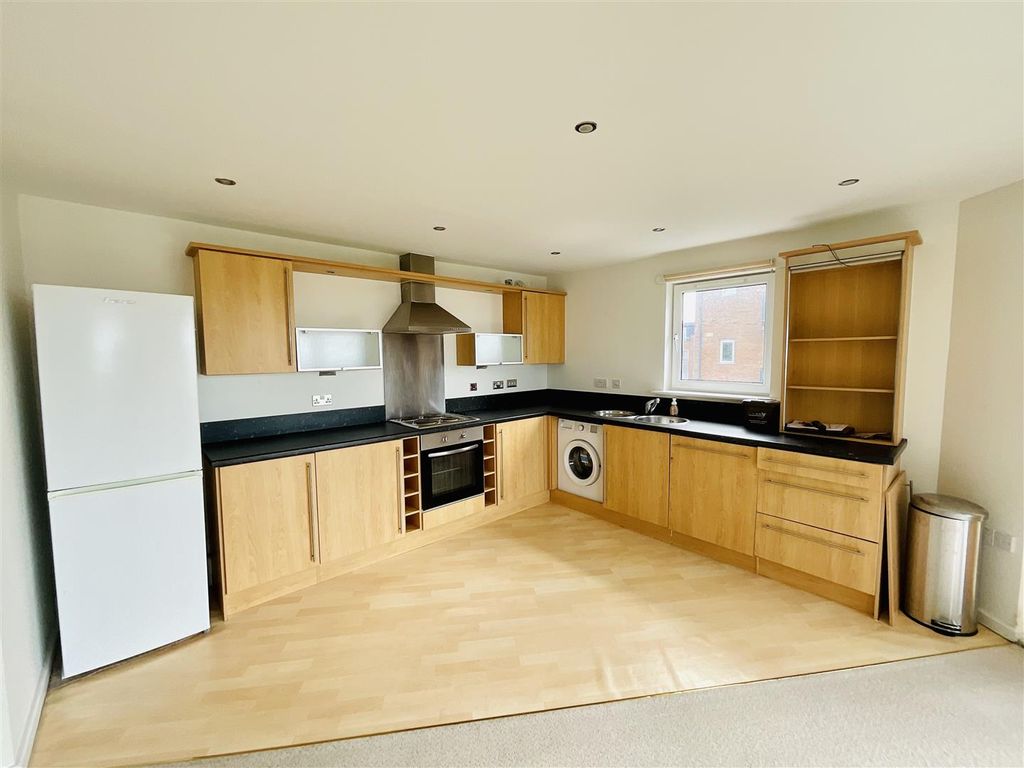Additional image 5 of 2 bed flat for salePentre Doc Y Gogledd, Llanelli SA15