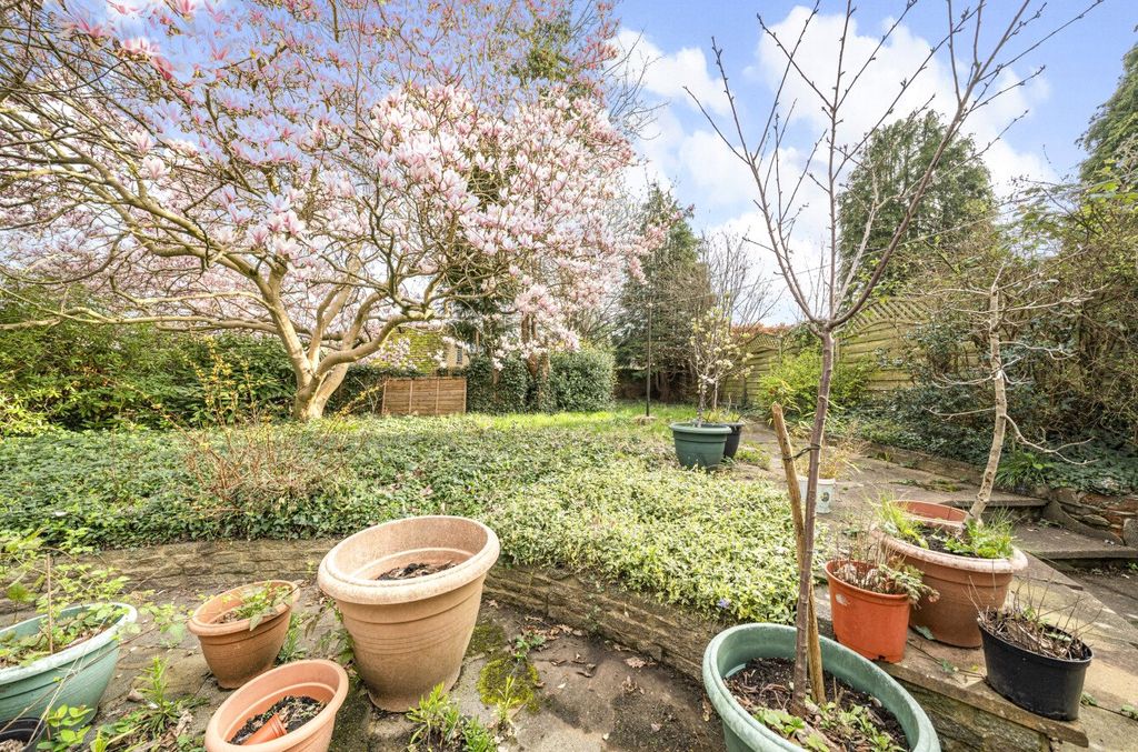 Additional image 16 of 5 bed detached house for saleTrowley Rise, Abbots Langley, Hertfordshire WD5