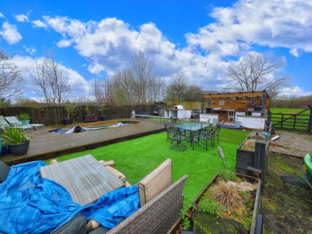 Additional image 34 of 5 bed detached house for saleLund Hill Lane, Royston, Barnsley S71