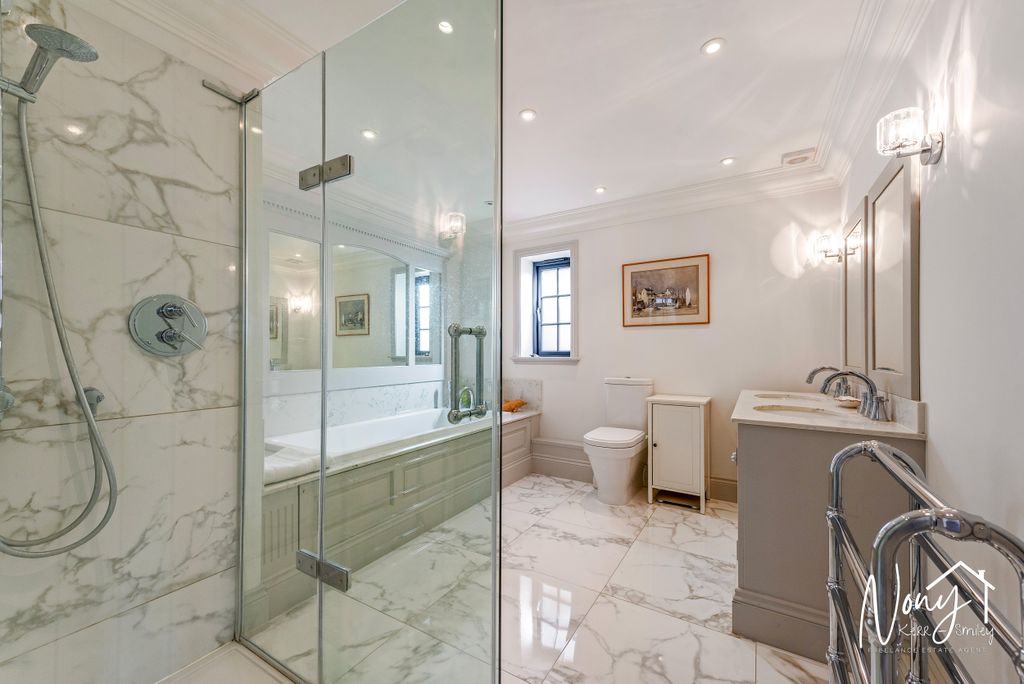 Additional image 18 of 4 bed detached house for saleStiles Yard, Alresford SO24