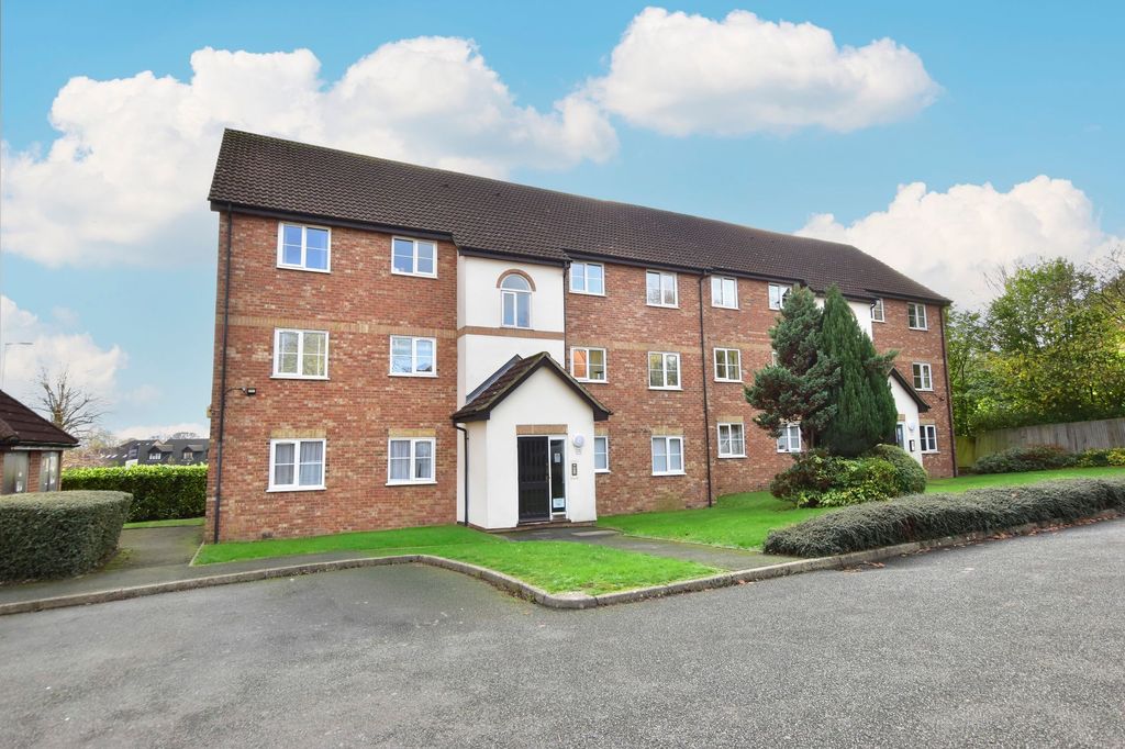 Additional image 2 of 2 bed flat for saleHarlech Road, Abbots Langley WD5