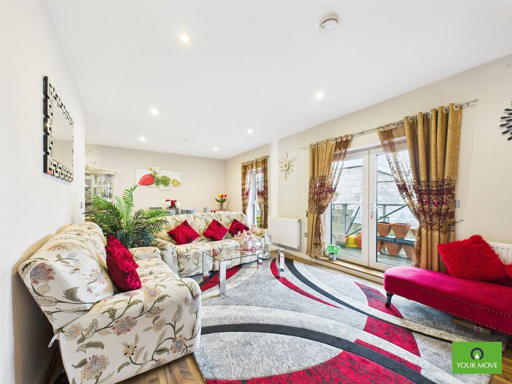 Additional image 2 of 3 bed flat for saleVestry Court, 2, Bournebrook Grove, Romford RM7