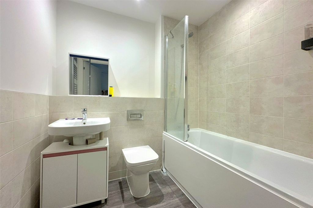 Additional image 7 of 1 bed flat for saleWoodside Close, Bagshot, Surrey GU19