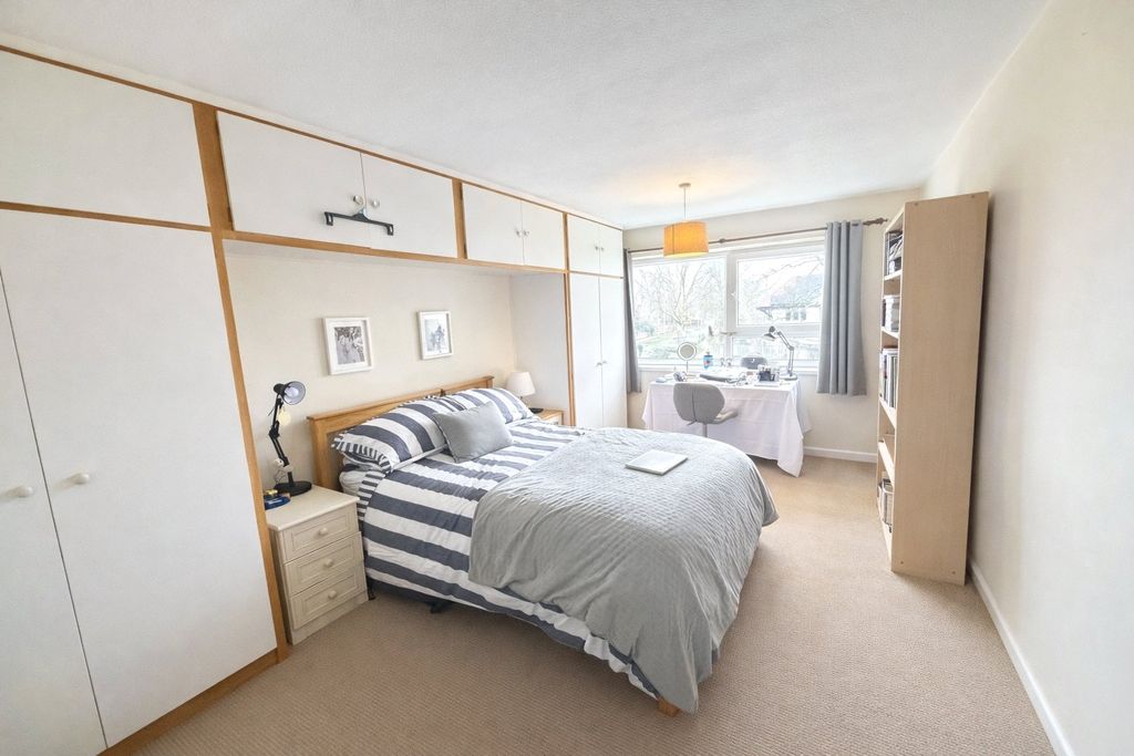 2 bed flat for saleMiddleton Hall Road, Birmingham, West Midlands B30 photo 5