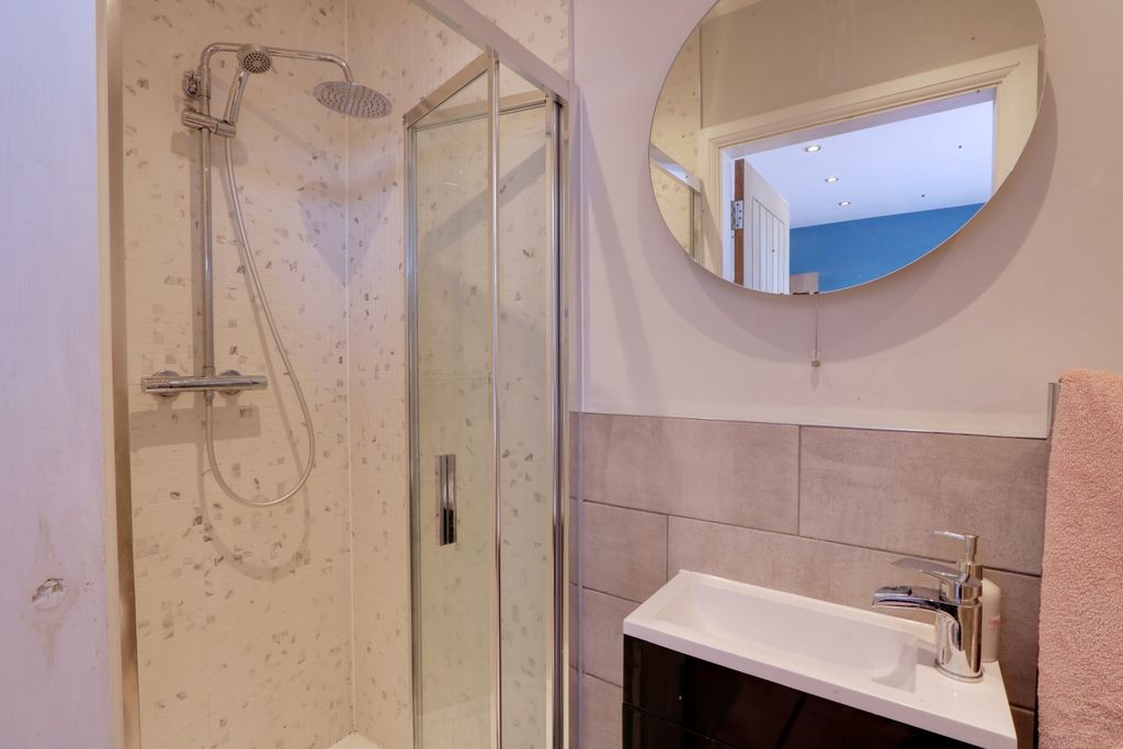 Additional image 21 of 5 bed detached house for sale6 Heathfield, Benfleet SS7