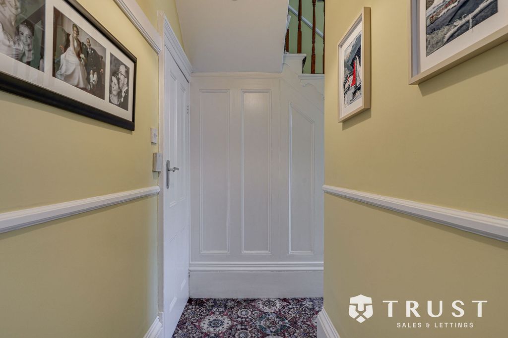 Additional image 15 of 4 bed terraced house for saleGrosvenor Road, Batley WF17