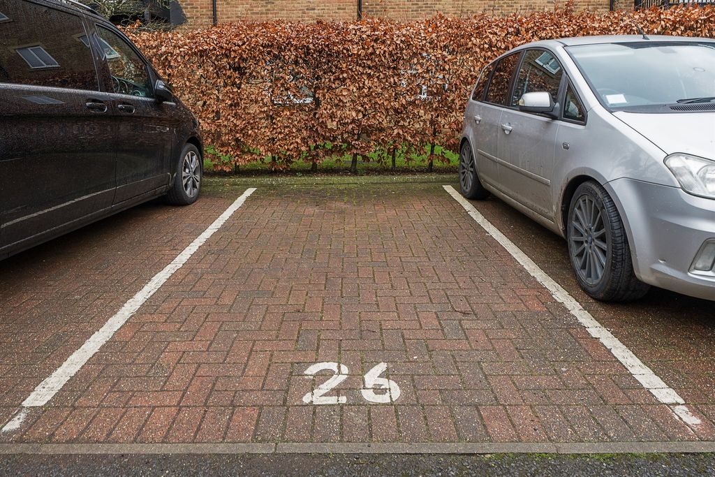 Additional image 11 of 2 bed flat for saleHigh Street, Berkhamsted HP4