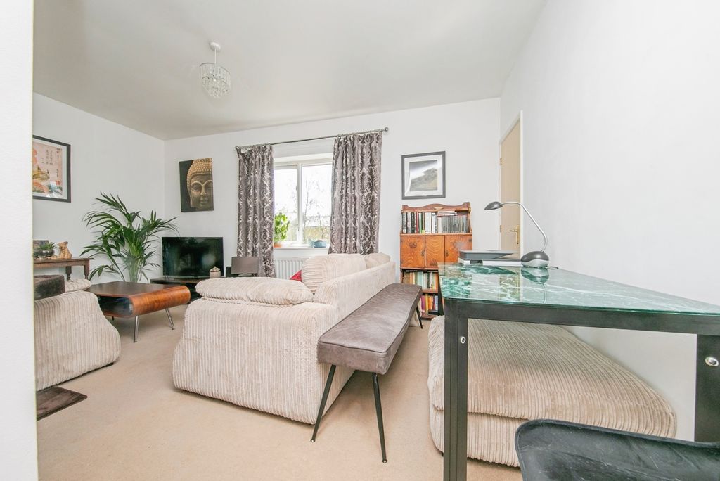 Additional image 8 of 2 bed flat for saleGrant Rise, Woodbridge, Suffolk IP12