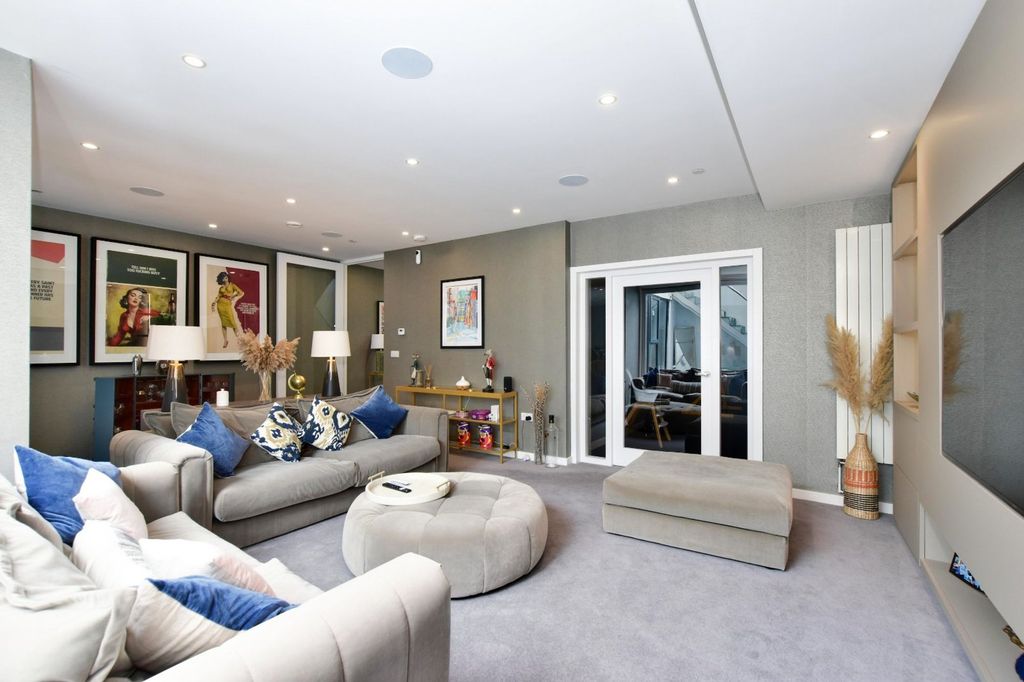 Additional image 10 of 4 bed detached house for saleAdrian Road, Abbots Langley WD5