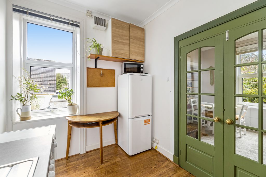 Additional image 3 of 1 bed flat for sale15/8 Belmont Road, Juniper Green, Edinburgh EH14