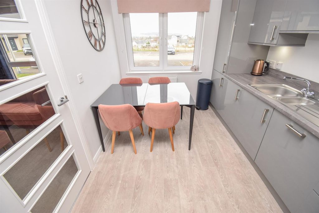 Additional image 5 of 2 bed flat for sale35 Countess Park, Slackbuie, Inverness IV2
