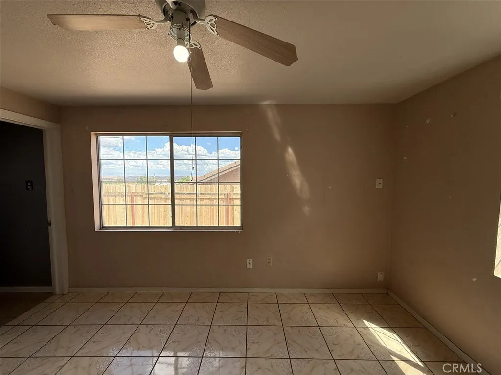 Additional image 33 of 407 E Street, Taft, CA 93268