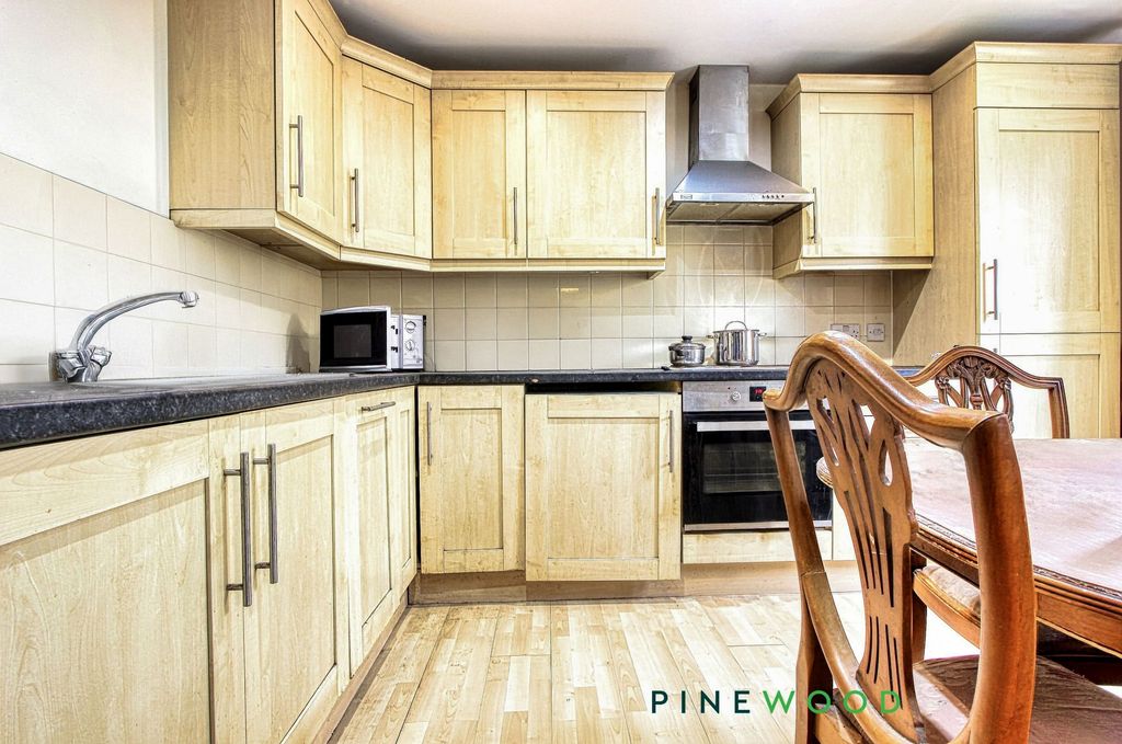 2 bed flat for saleTapton Lock Hill, Stevenson House Tapton Lock Hill S41 photo 5