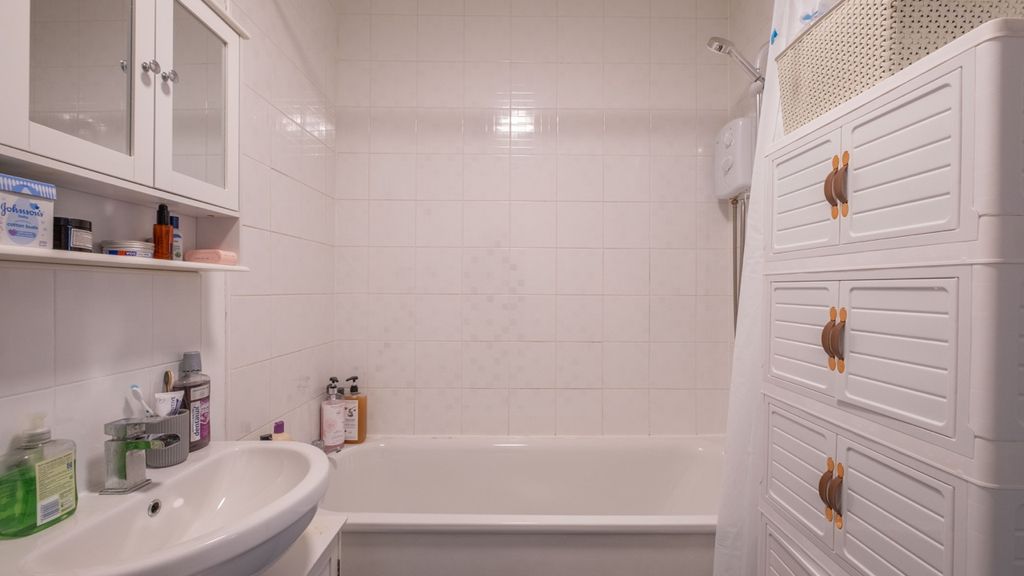 Additional image 9 of 1 bed flat for saleDillichip Terrace, Alexandria G83