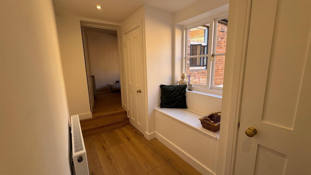 Additional image 2 of 1 bed flat for saleHigh Street, Banbury OX16
