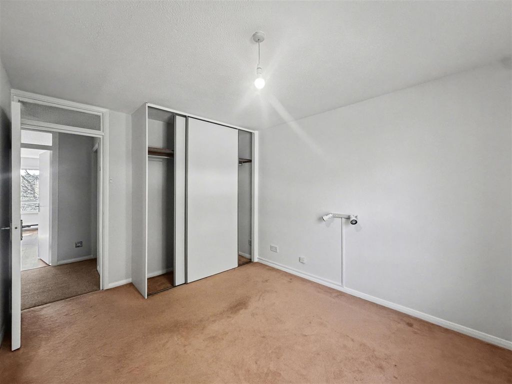 Additional image 7 of 2 bed flat for saleChiltern Park Avenue, Berkhamsted HP4