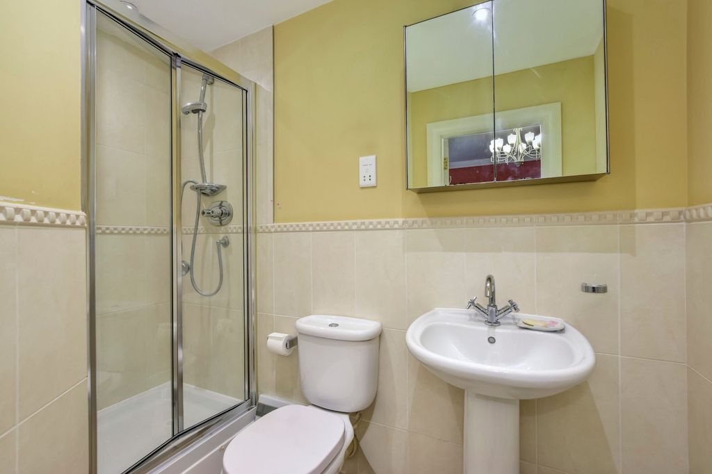 Additional image 13 of 2 bed flat for saleBreakspear Place, Abbots Langley WD5
