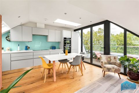 Connaught Gardens, London N10