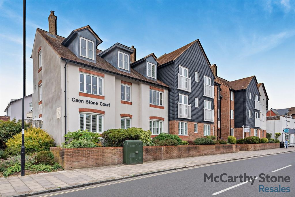 1 bed flat for saleCaen Stone Court, Queen Street, Arundel BN18