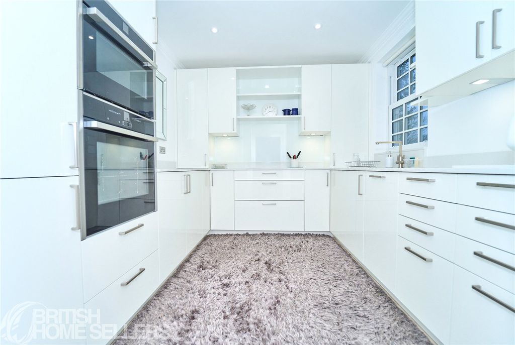 Additional image 2 of 2 bed flat for saleGrove Road, Beaconsfield, Buckinghamshire HP9